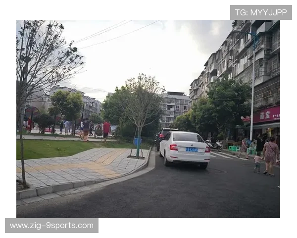 哈利伯顿视野开阔,训练里单节送出10次妙传 哈利伯顿视野开阔,训练里单节送出10次妙传